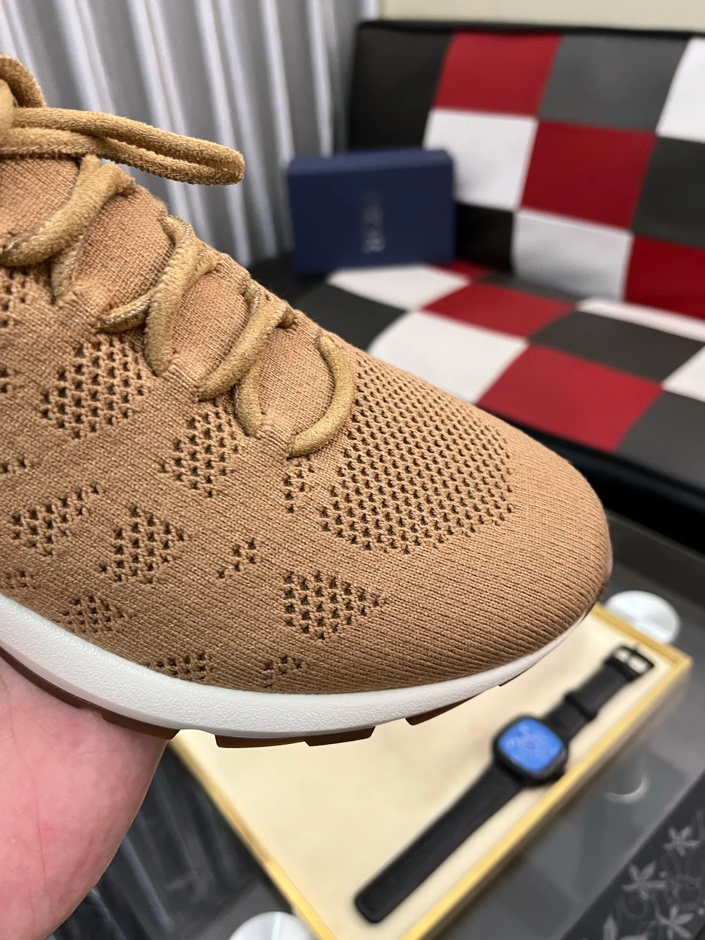 Men's shoes 💰: 400⌚️⌚️2025 new Dior fly-knit breathable casual men's shoes are on the market, original order, impeccable, the upper is made of imported fly-knit, and the original outsole is made one to one quarter. It is super comfortable on the feet. It is a must-buy pair of shoes. Available in sizes 38-446️⃣